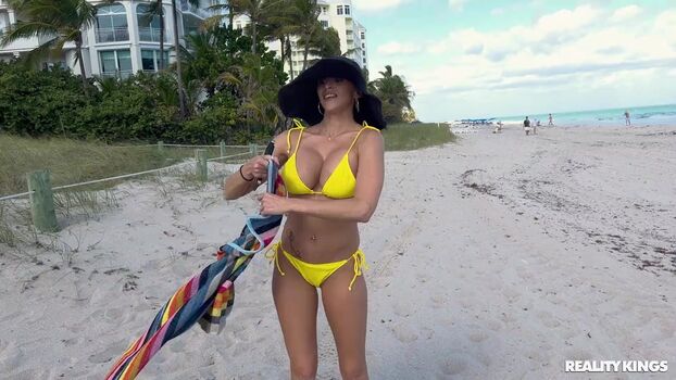 Full leaked Armani black page private onlyfans photo