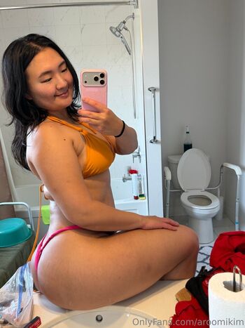 Aroomi Kim