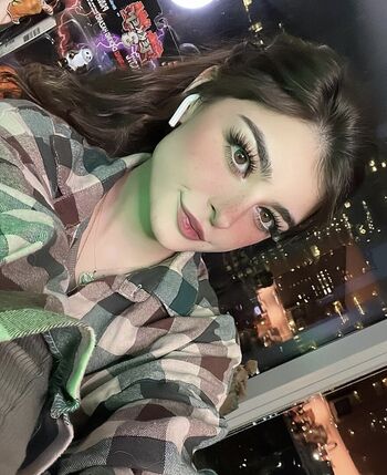 Full leaked Aruuu private onlyfans photo