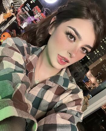 Full leaked Aruuu private onlyfans photo