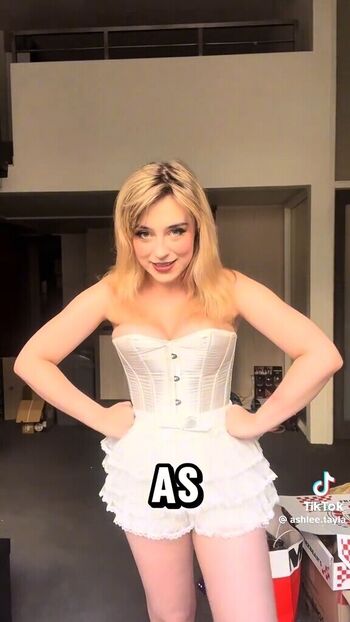 Full leaked Ashleetayla private onlyfans photo