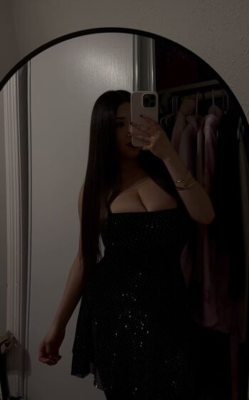 Full leaked Ashleyarambulaa private onlyfans photo