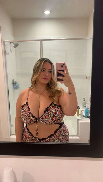 Full leaked Ashleygraham private onlyfans photo