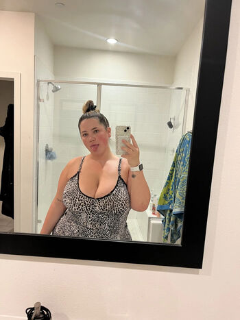 Full leaked Ashleygraham private onlyfans photo