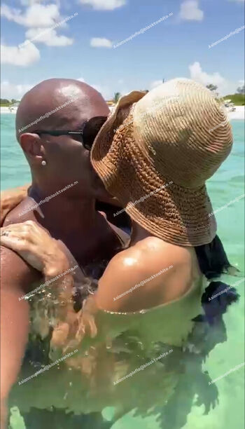 Full leaked Asiancouplefla private onlyfans photo