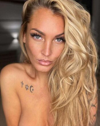 Full leaked Aurlie dotremont private onlyfans photo