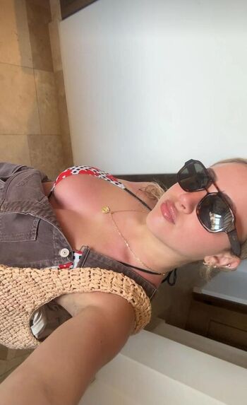 Full leaked Ava kolker private onlyfans photo