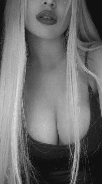 Full leaked Ava max private onlyfans photo