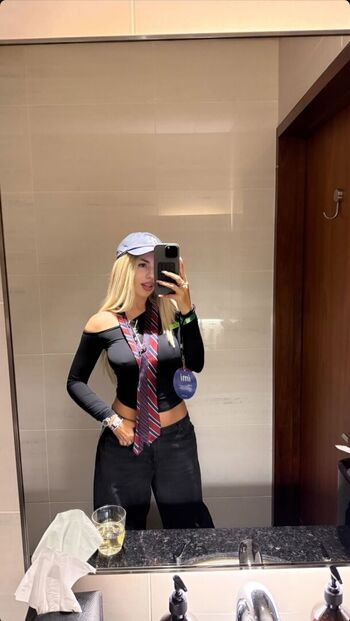 Full leaked Ava max private onlyfans photo