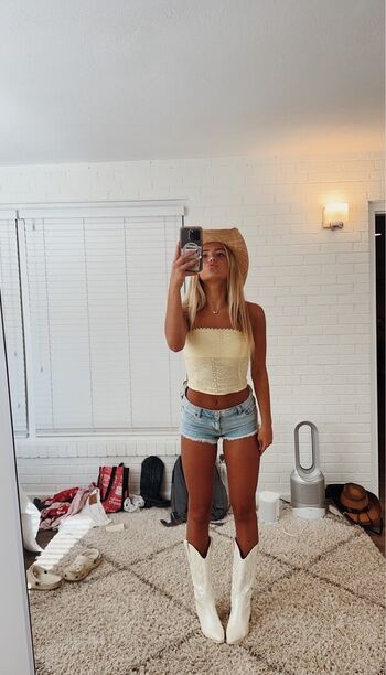 Full leaked Ava nucci page private onlyfans photo