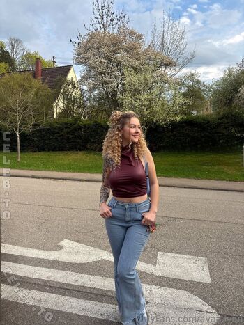 Full leaked Avaa lynn private onlyfans photo