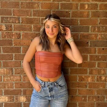 Full leaked Avabava private onlyfans photo