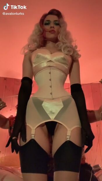 Full leaked Avalon lurks private onlyfans photo