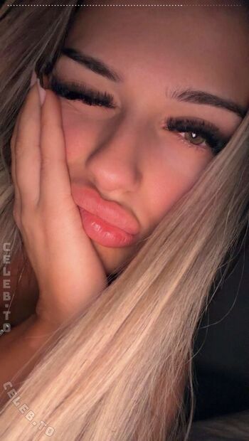 Full leaked Avendaaxs page private onlyfans photo