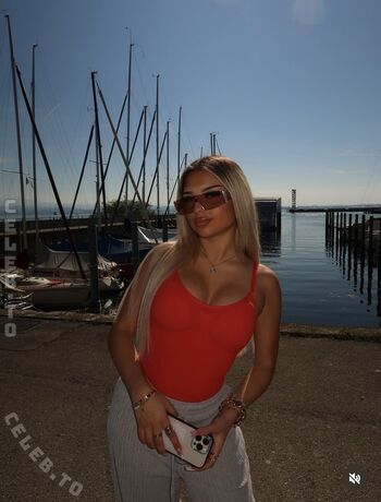 Full leaked Avendaaxs private onlyfans photo