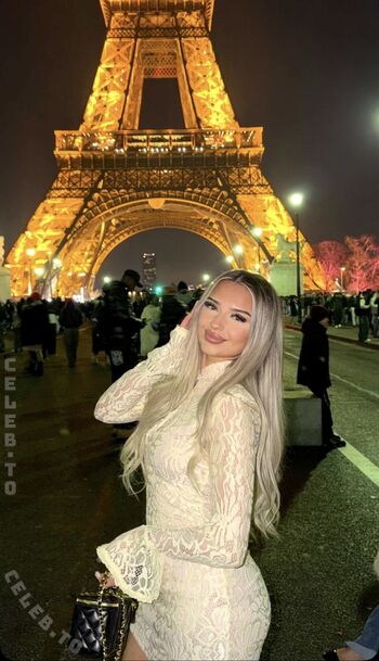 Full leaked Avendaaxs private onlyfans photo