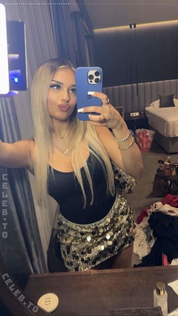 Full leaked Avendaaxs private onlyfans photo