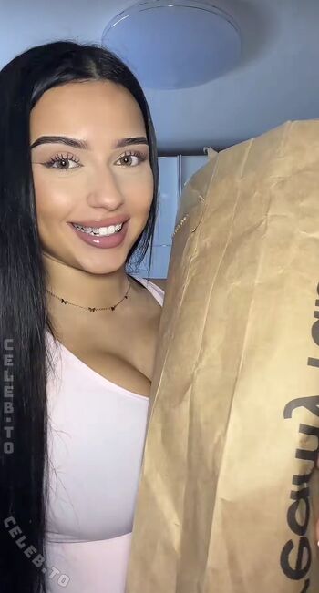 Full leaked Avendaaxs private onlyfans photo