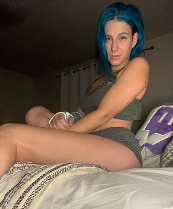 Full leaked Avery petite private onlyfans photo
