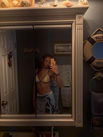 Full leaked Avery shipp page private onlyfans photo