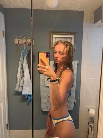 Full leaked Avery shipp page private onlyfans photo