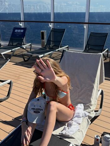 Full leaked Avery shipp page private onlyfans photo
