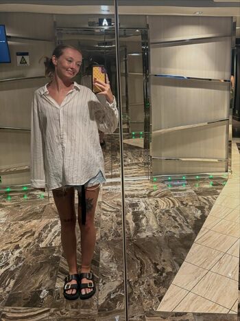 Full leaked Avery shipp private onlyfans photo