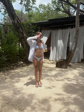 Full leaked Avery shipp private onlyfans photo