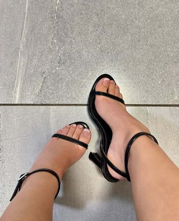 Full leaked Avmadeleine private onlyfans photo