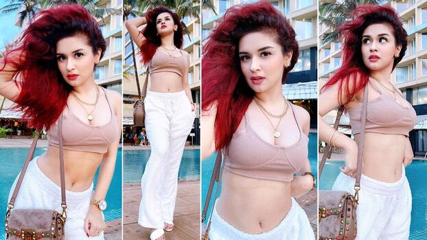 Full leaked Avneetkaur private onlyfans photo