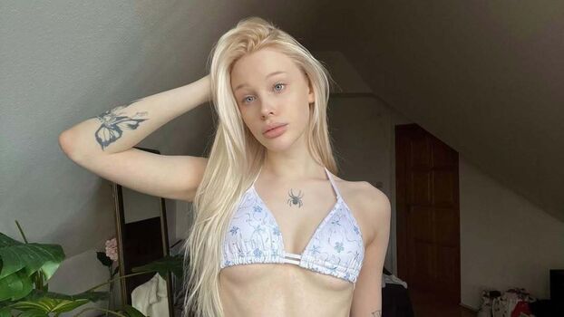 Full leaked Avrora meey private onlyfans photo