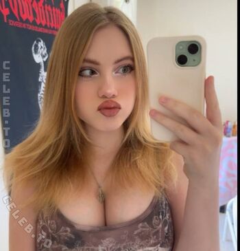 Full leaked Avrrorka private onlyfans photo