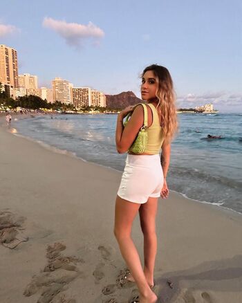 Full leaked Ayeisemi private onlyfans photo