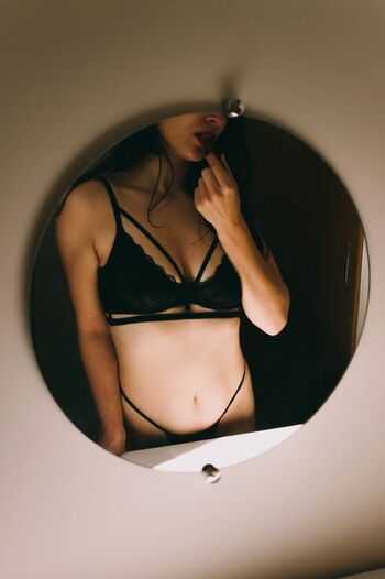 Full leaked Ayla vanilla page private onlyfans photo