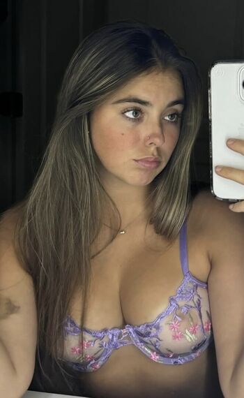 Full leaked Aylarainnxx private onlyfans photo