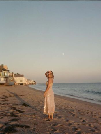 Full leaked Bailee madison private onlyfans photo