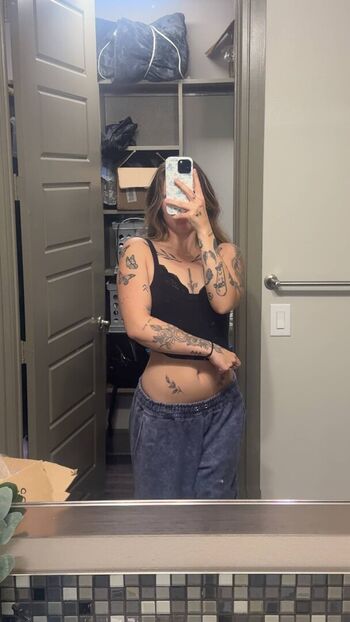 Full leaked Baileygoat private onlyfans photo