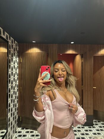 Full leaked Bangladeshi private onlyfans photo