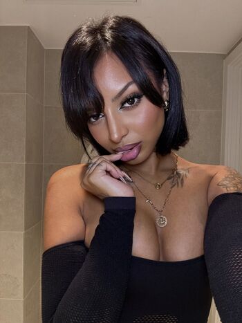 Full leaked Bangladeshi private onlyfans photo