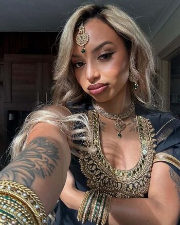 Full leaked Bangladeshi private onlyfans photo