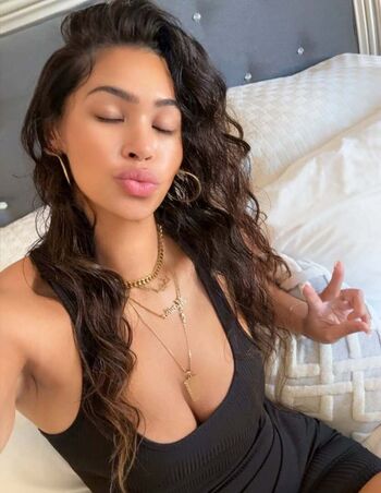 Full leaked Barefootbaddys private onlyfans photo