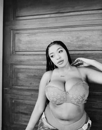 Full leaked Bassiemok private onlyfans photo