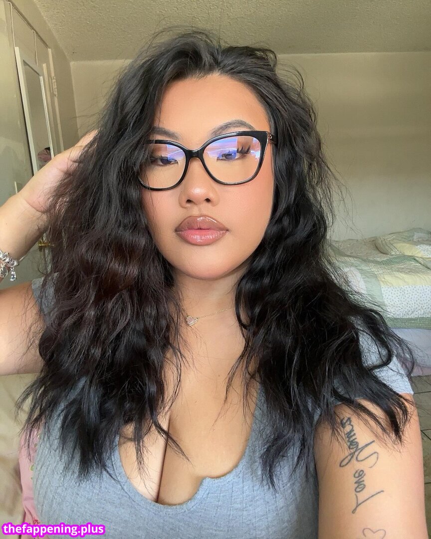 Cece / bbygirlcc / bbygirlcc_ / bbygirlcc__ / cecerosee Naken OnlyFans Foto #1