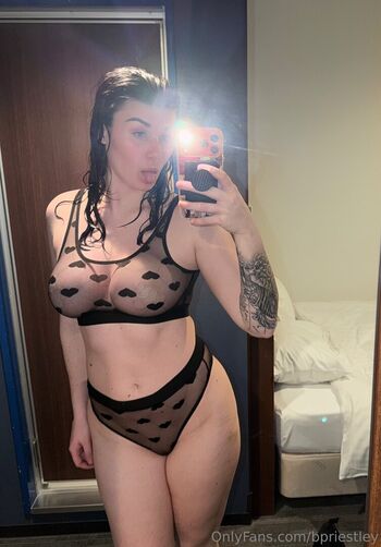 Full leaked Bea priestley page private onlyfans photo
