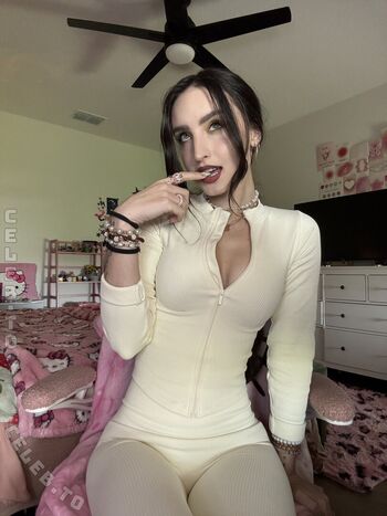 Full leaked Beebee page private onlyfans photo