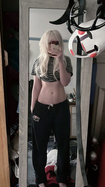 Full leaked Beezleneezle page private onlyfans photo