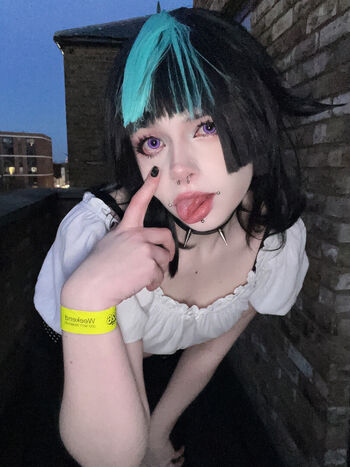 Full leaked Beezleneezle page private onlyfans photo