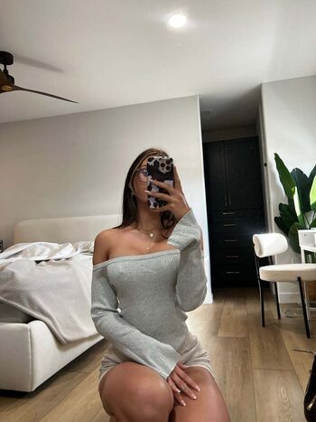 Full leaked Bella baby urfavbellabby page private onlyfans photo