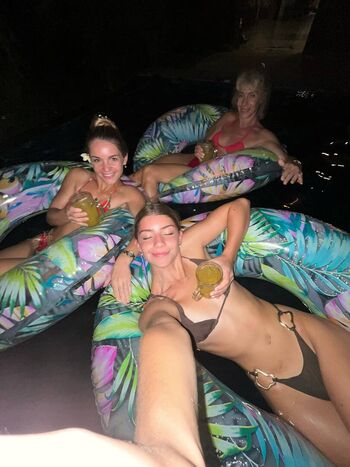 Full leaked Bella laverock private onlyfans photo