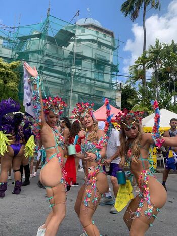 Full leaked Bella laverock private onlyfans photo